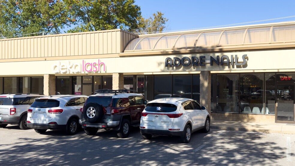 More Photos Of 2307-2375 Nicholasville Rd, Lexington Unknown For Lease