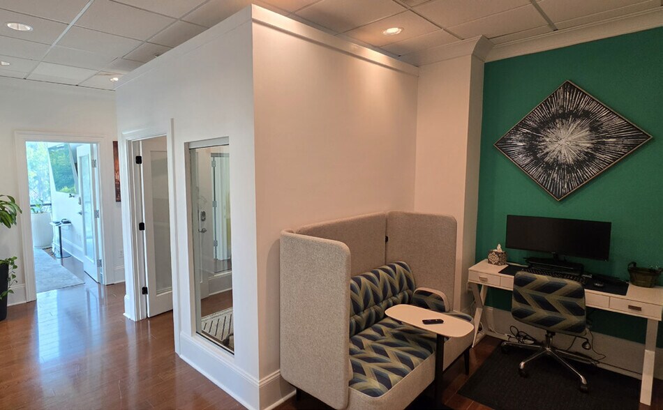 More Photos Of 3621 Vinings Slope SE, Atlanta Loft Creative Space For Sale