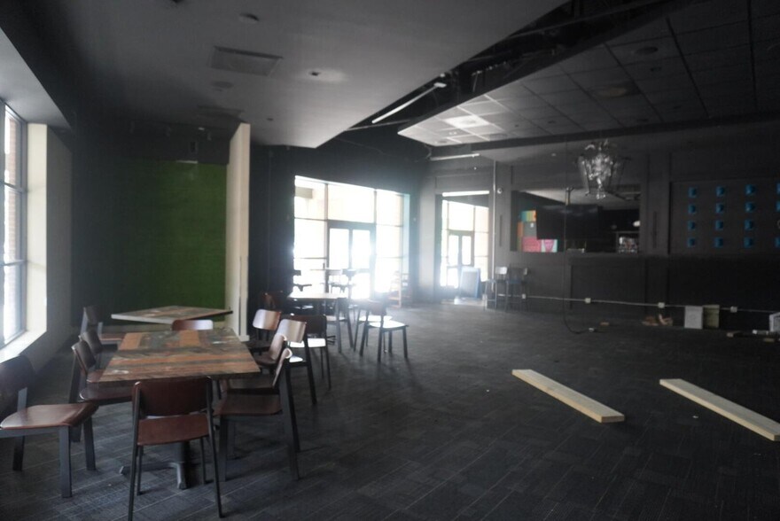 More Photos Of 730-760 Coleman Blvd, Mount Pleasant General Retail For Lease