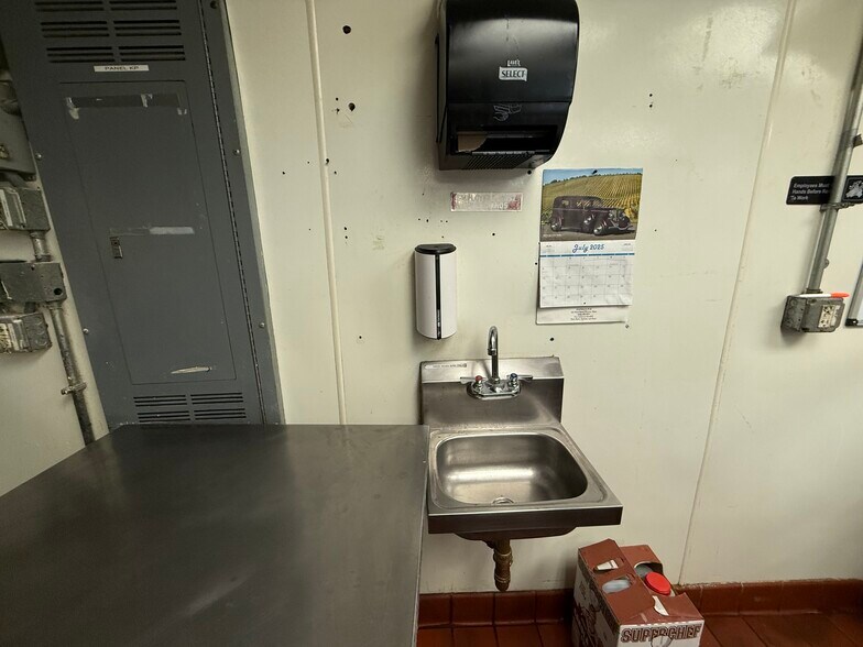 More Photos Of 249 Main St, Rutland Apartments For Lease