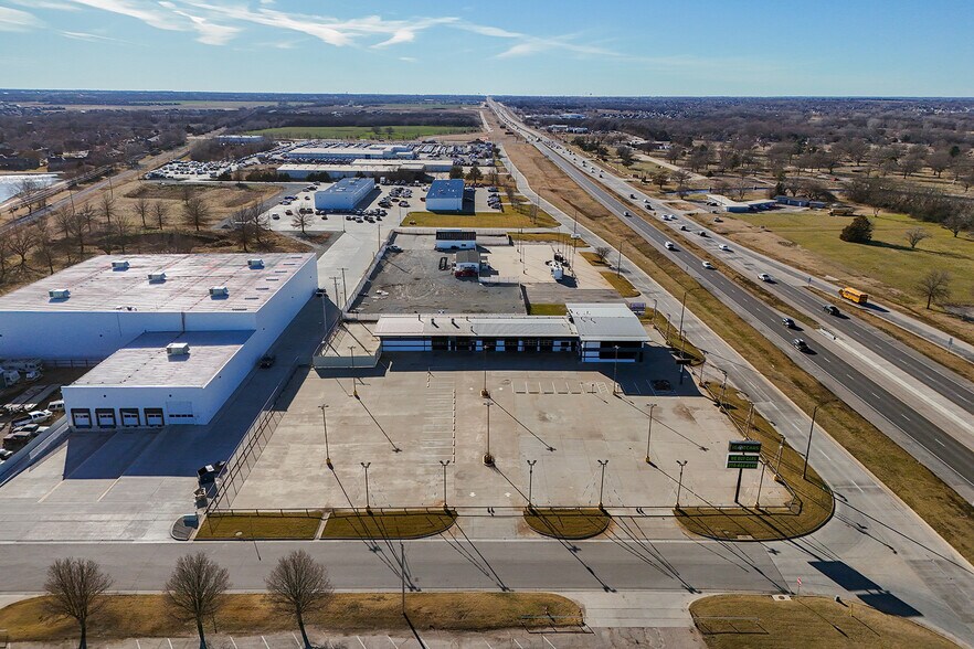 More Photos Of 11209 W Kellogg, Wichita Auto Dealership For Sale
