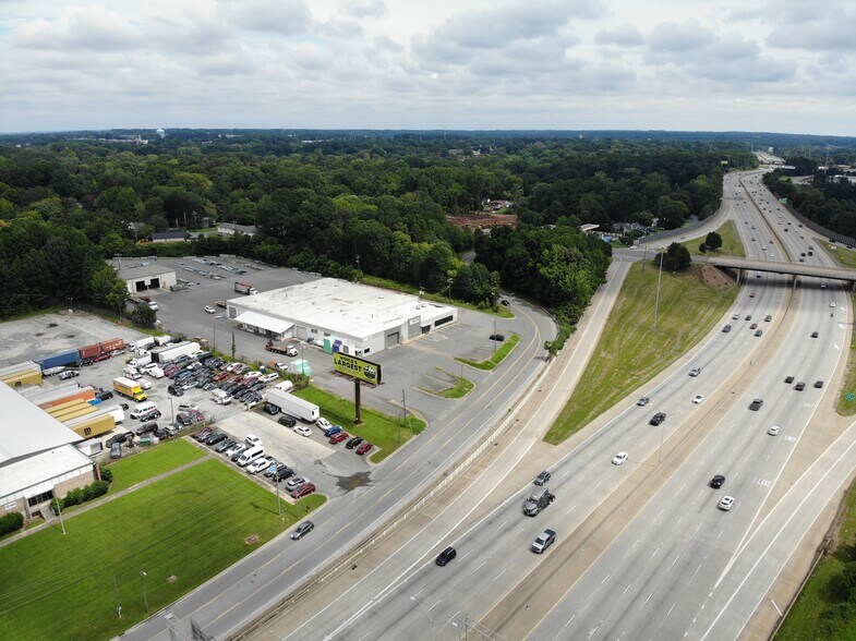 More Photos Of 900 S Thomasboro Dr, Charlotte Distribution For Lease