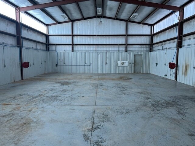 More Photos Of 4231 County Road 230, Snyder Warehouse For Lease
