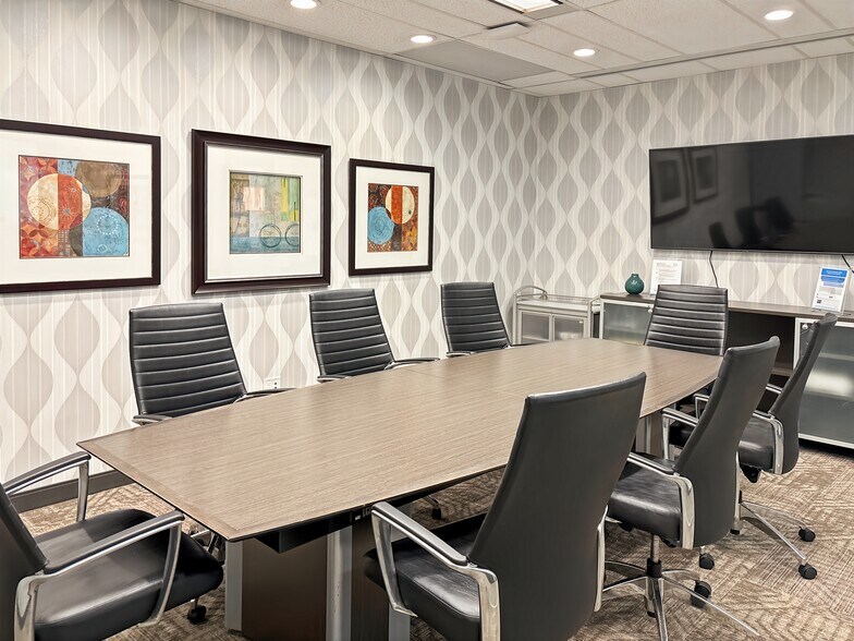 Primary Photo Of 2 Bloor St W, Toronto Coworking Space