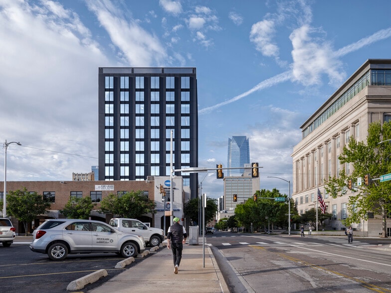 More Photos Of 600 N Robinson Ave, Oklahoma City Office For Lease