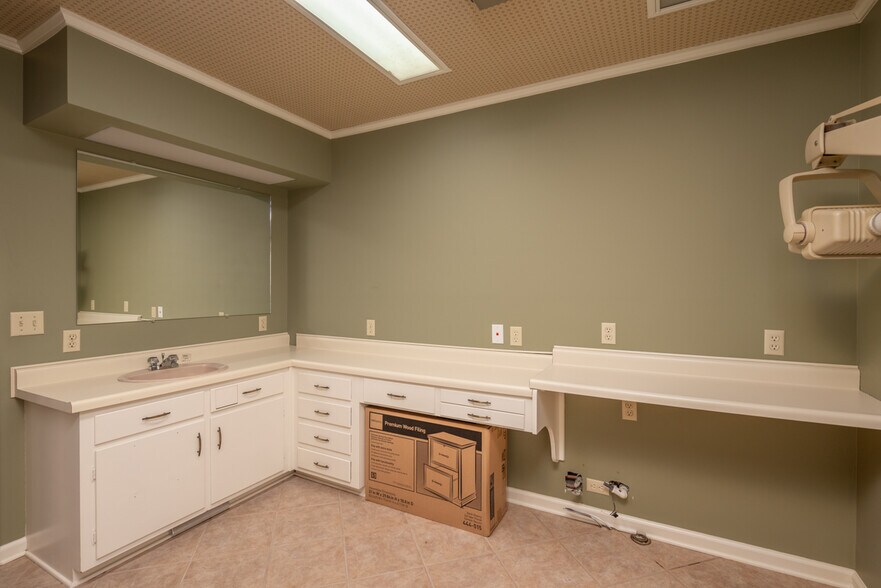 More Photos Of 254 East St, West Point Office Residential For Sale