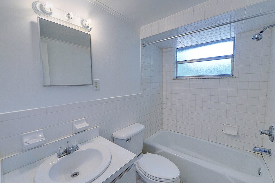 More Photos Of 1154 NE 1st St, Crystal River Apartments For Sale