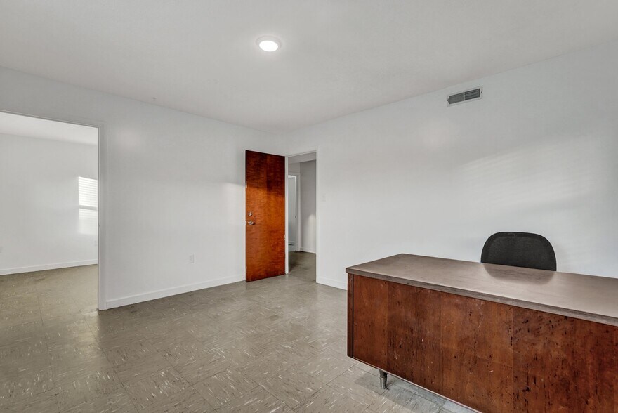 More Photos Of 2206 Skidaway Rd, Savannah Specialty For Sale