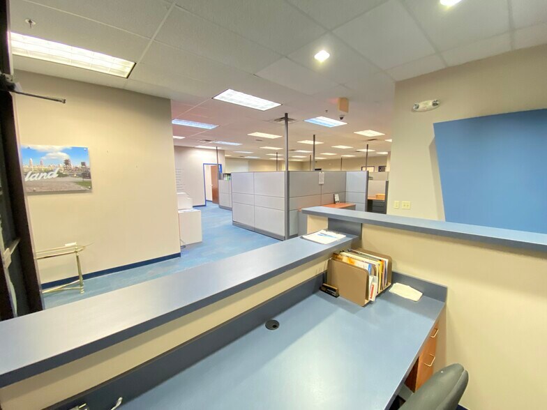 More Photos Of 6565 Davis Industrial Pky, Solon Flex For Sale