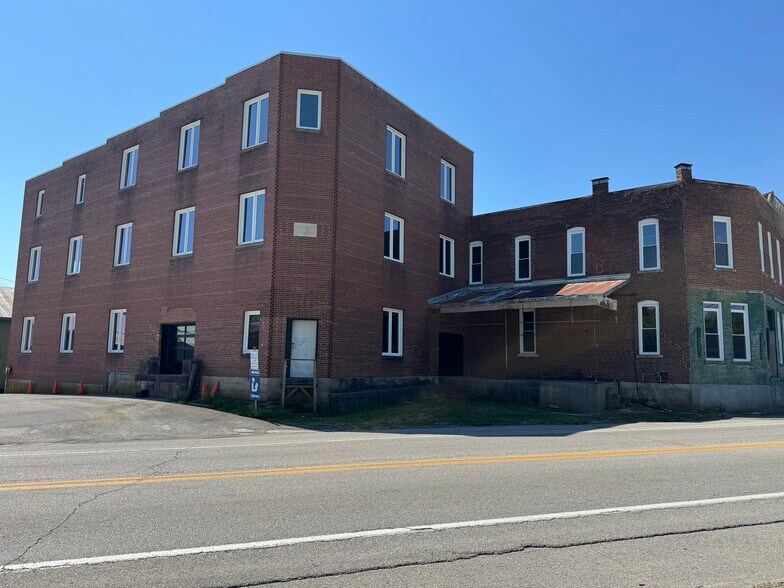 More Photos Of 123 Water St, Horse Cave Storefront Retail Residential For Sale