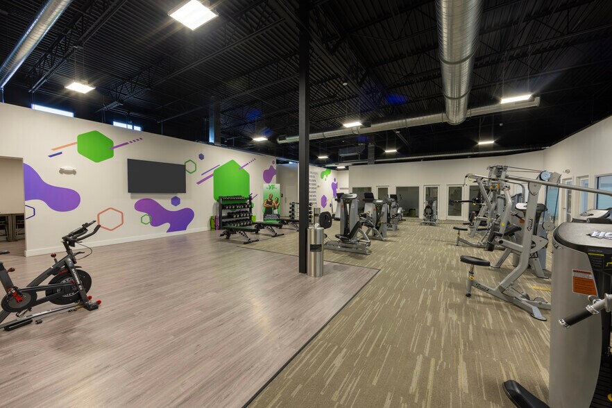 More Photos Of 3715 Drane Field Rd, Lakeland Office For Sale