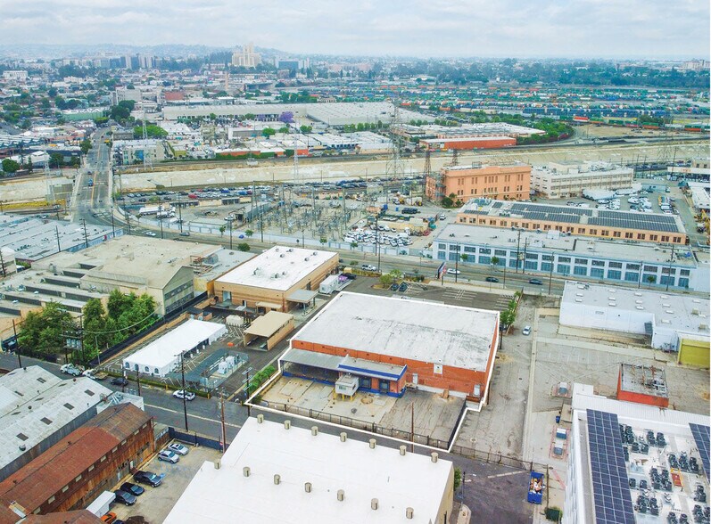 More Photos Of 1600 Naud St, Los Angeles Warehouse For Sale