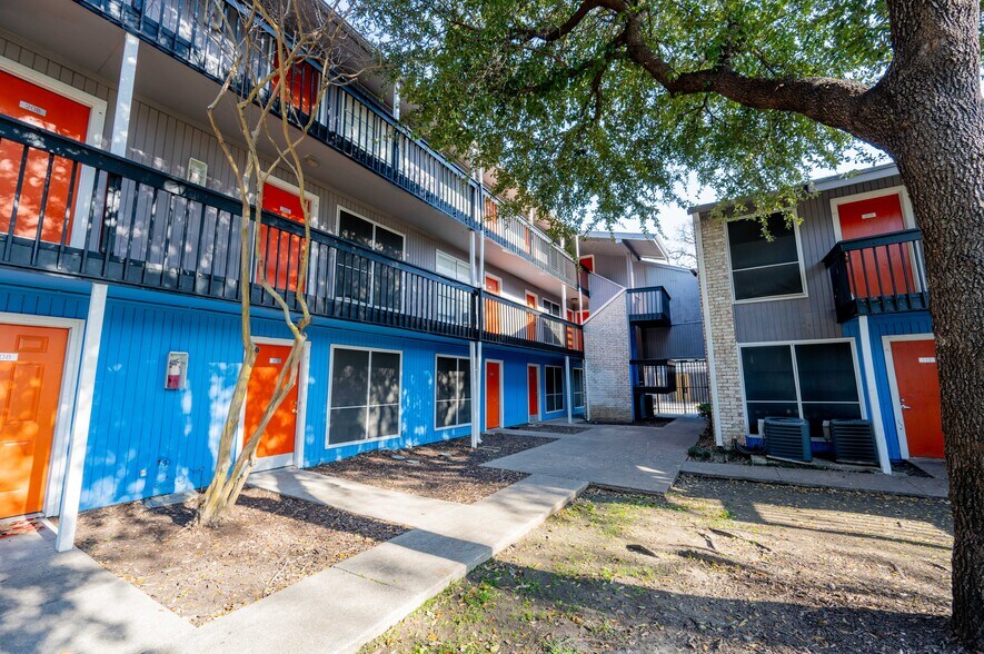 More Photos Of 2850 Clydedale Dr, Dallas Apartments For Sale