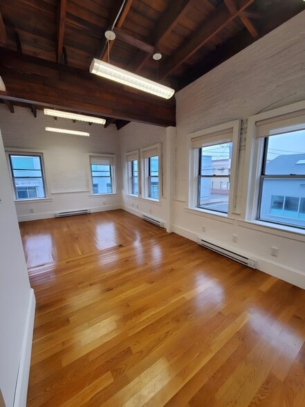 More Photos Of 160 Sidney St, Cambridge Office For Sale