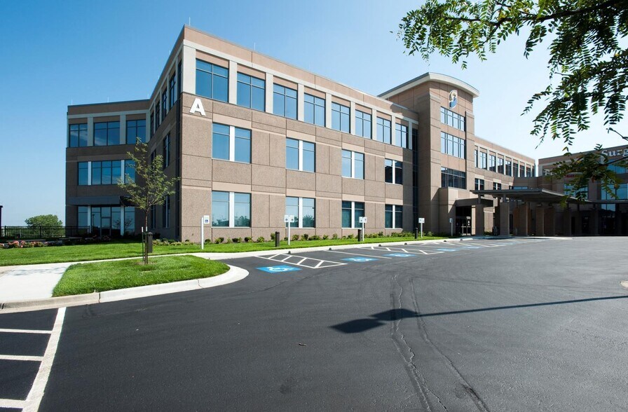 More Photos Of 23351 Prairie Star Pky, Lenexa Medical For Lease