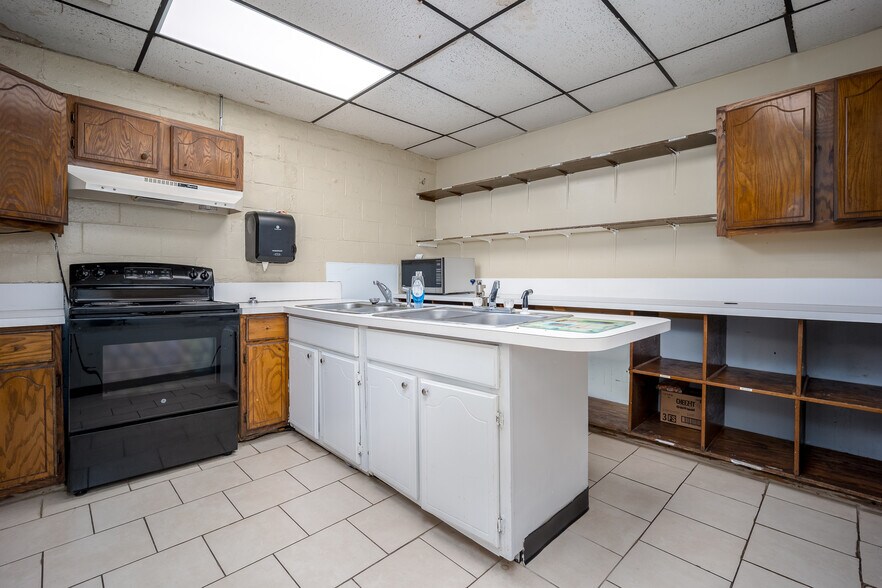 More Photos Of 3124 S Pennsylvania Ave, Oklahoma City Daycare Center For Sale