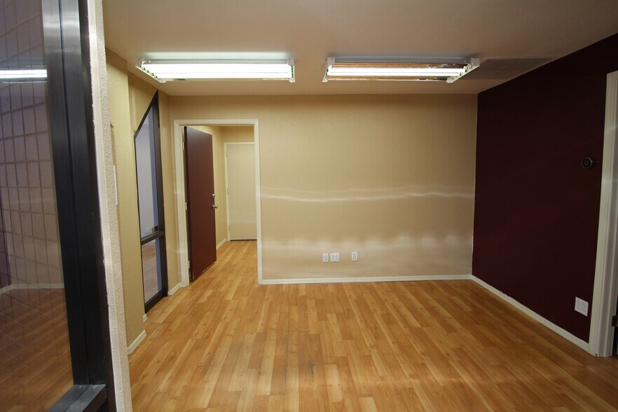 More Photos Of 706-736 E 46th St, Tucson Light Manufacturing For Lease