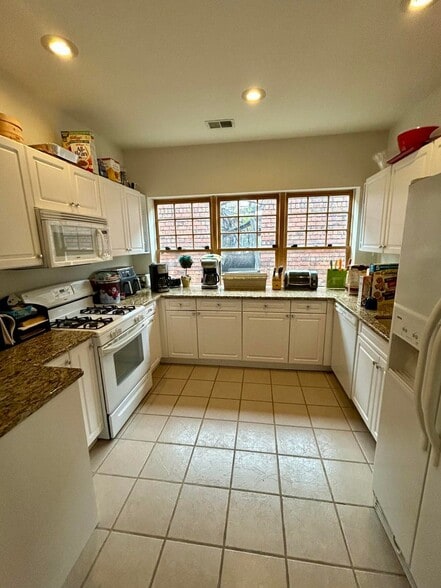 More Photos Of 532 Connecticut St, Gary Apartments For Sale