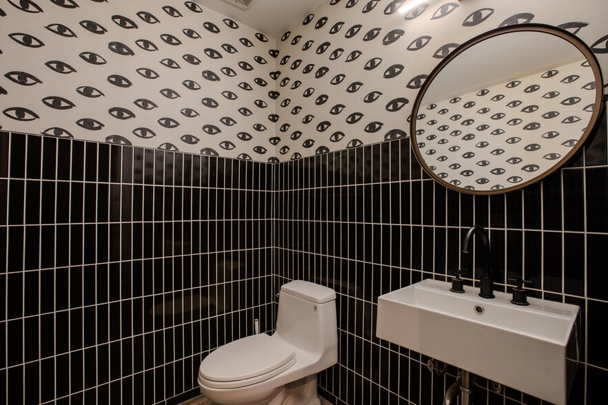 More Photos Of 1522 Bull St, Savannah Storefront For Sale