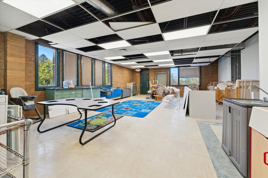 More Photos Of 3333 Brecksville Rd, Richfield Office For Sale