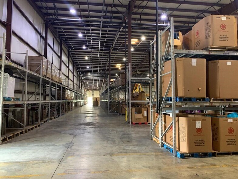 More Photos Of 603 N Monitor Rd, Springdale Warehouse For Lease