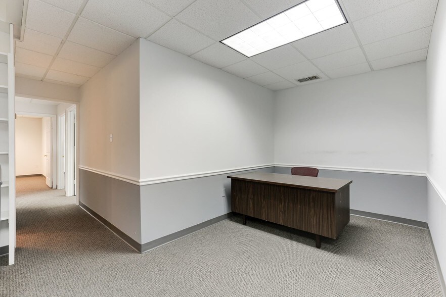 More Photos Of 2915-2917 Hunter Mill Rd, Oakton Medical For Sale
