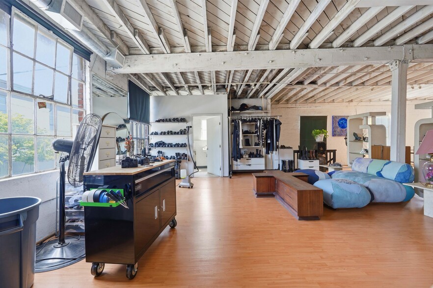 More Photos Of 714 Ducommun St, Los Angeles Manufacturing For Lease
