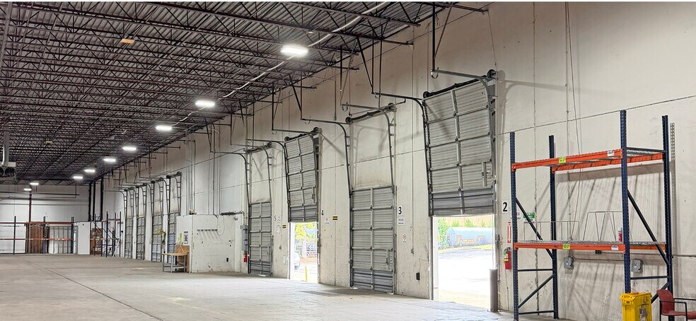 More Photos Of 4311-4313 Air Trans Rd, Memphis Distribution For Lease