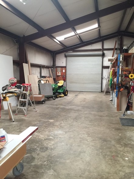 More Photos Of 1535 American Way, Cedar Hill Warehouse For Sale