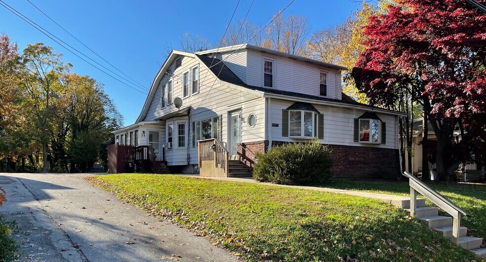 Primary Photo Of 24 N Woodlawn Ave, Aldan Apartments For Sale