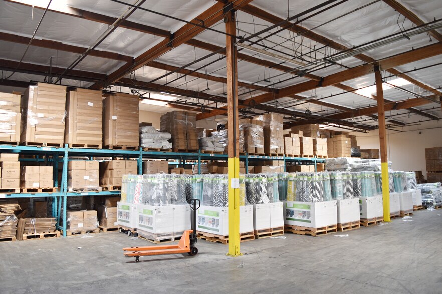 More Photos Of 1683 Sierra Madre Cir, Placentia Warehouse For Lease