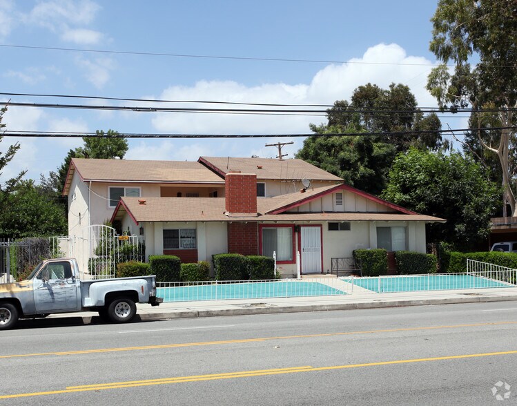 Primary Photo Of 22855 Vanowen St, West Hills Apartments For Sale