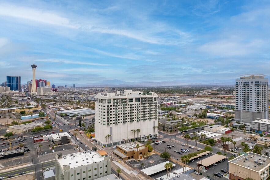 More Photos Of 900 S Las Vegas Blvd, Las Vegas Apartments For Lease