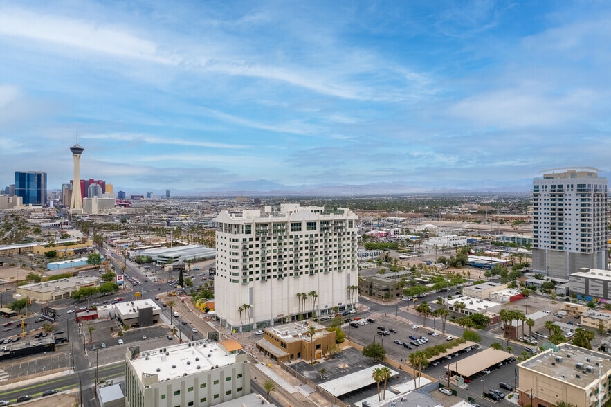 More Photos Of 900 S Las Vegas Blvd, Las Vegas Apartments For Sale