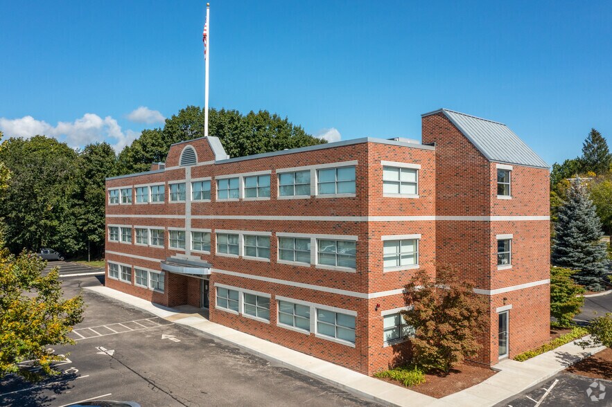 More Photos Of 3 Cherry St, Newburyport Medical For Lease