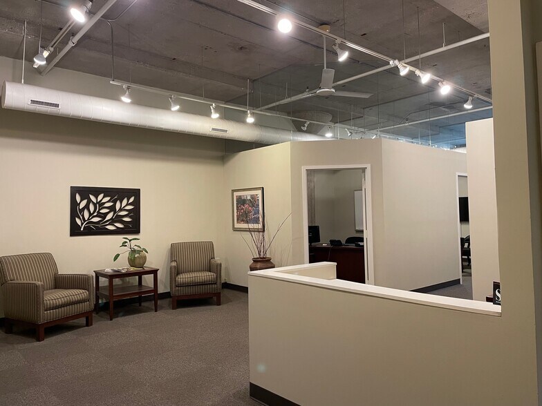 More Photos Of 2000 N Racine Ave, Chicago Loft Creative Space For Lease