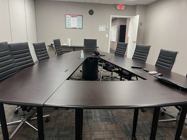 More Photos Of 7820 E Pleasant Valley Rd, Independence Loft Creative Space For Lease