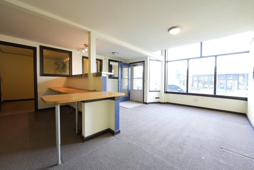 More Photos Of 8212-8218 Greenwood Ave N, Seattle Storefront Retail Residential For Lease