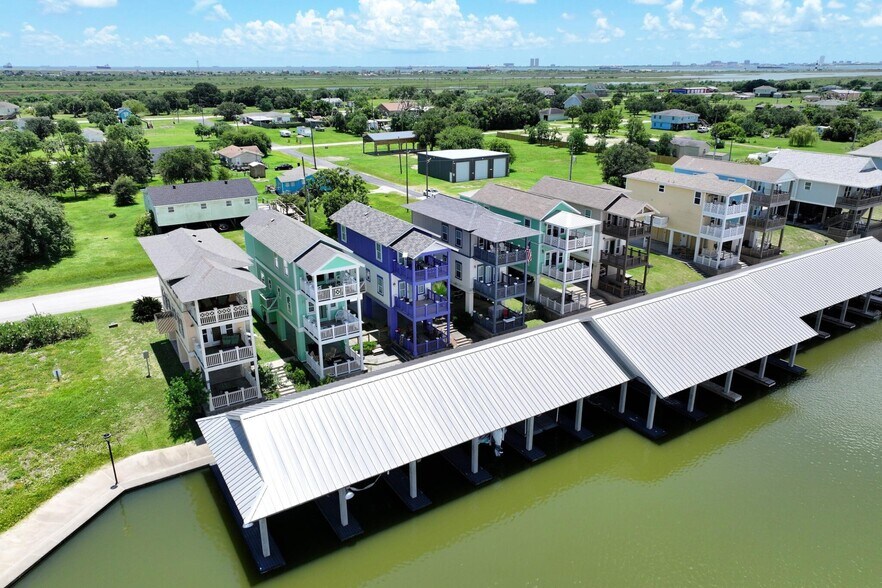 More Photos Of 2207 Nelson Avenue, Port Bolivar Healthcare For Sale