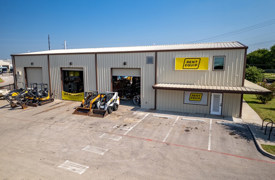More Photos Of 9400 Metric Blvd, Austin Warehouse For Sale