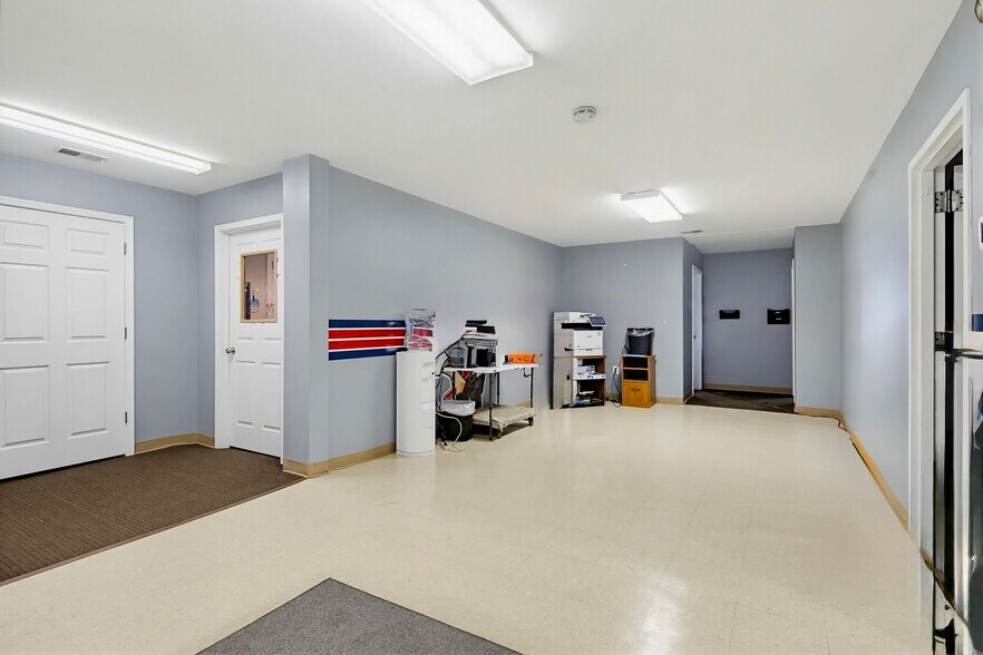 More Photos Of 1584 Deer Park Rd, Finksburg Warehouse For Lease