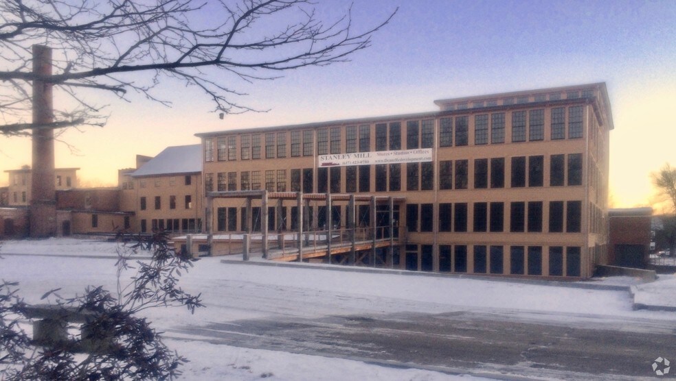 More Photos Of 146 Mendon St, Uxbridge Loft Creative Space For Sale