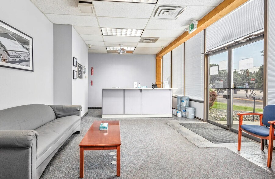 More Photos Of 1820 E Fargo Ave, Nampa Warehouse For Lease