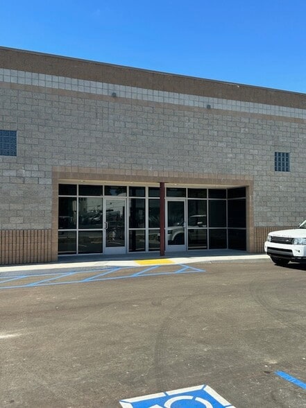 More Photos Of 1763 Donlon St, Ventura Warehouse For Lease