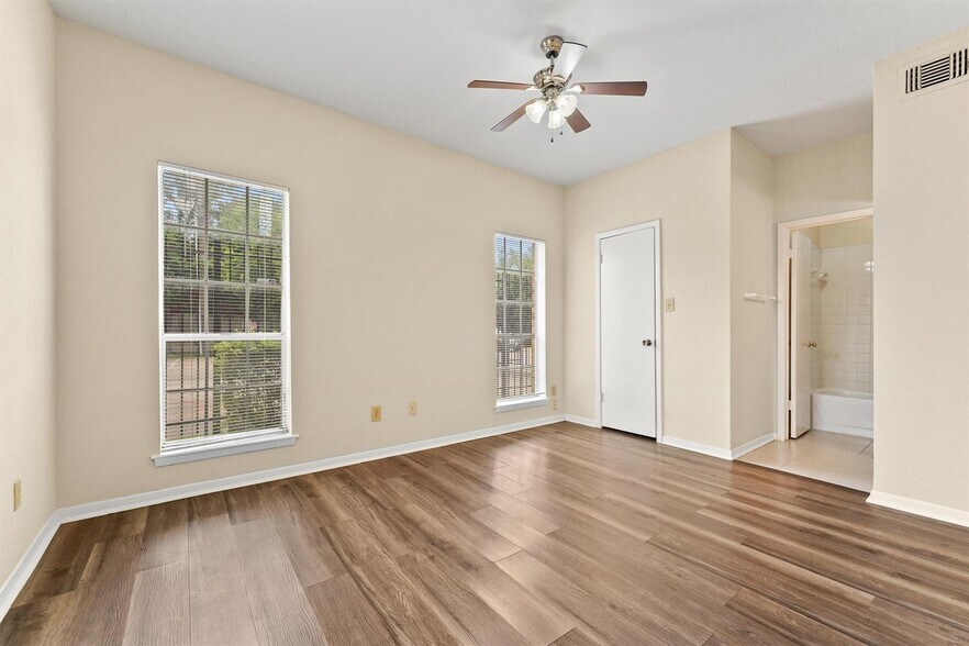 More Photos Of 2626 Holly Hall St, Houston Apartments For Sale