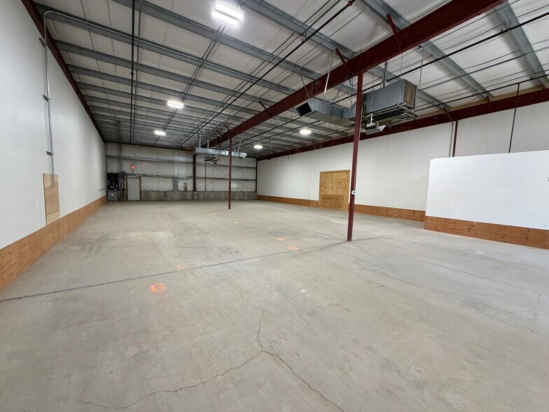 More Photos Of 20 Patterson Brook Rd, West Wareham Warehouse For Lease