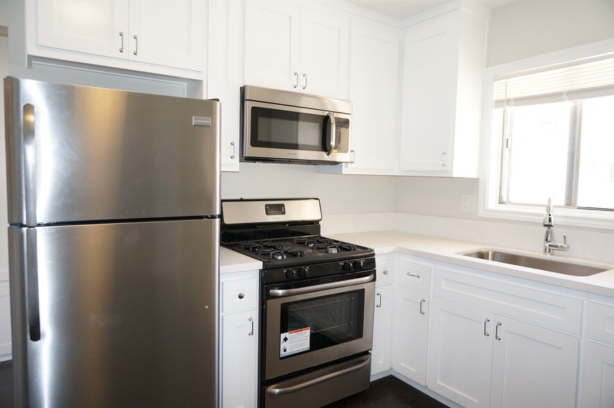 More Photos Of 4104-4108 E 7th St, Long Beach Multifamily For Sale