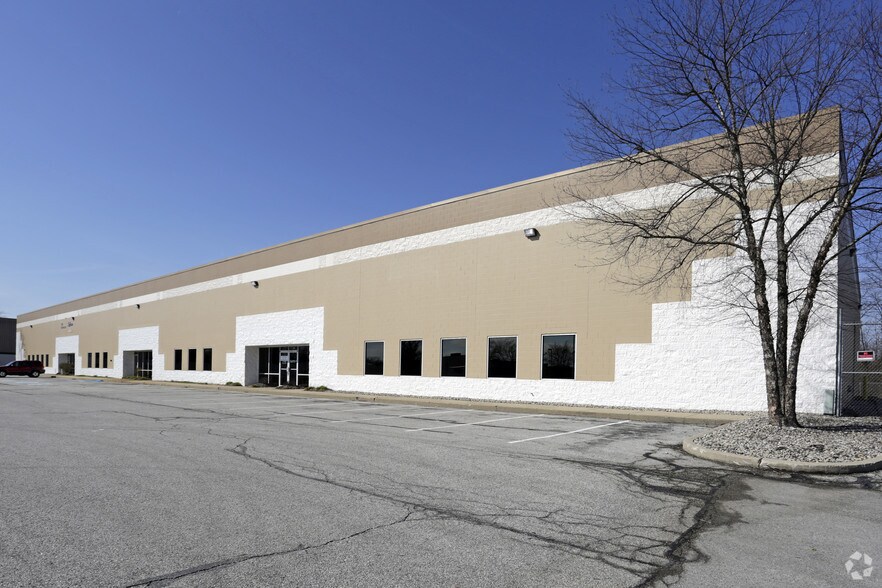 More Photos Of 1350 Brookville Way, Indianapolis Warehouse For Lease