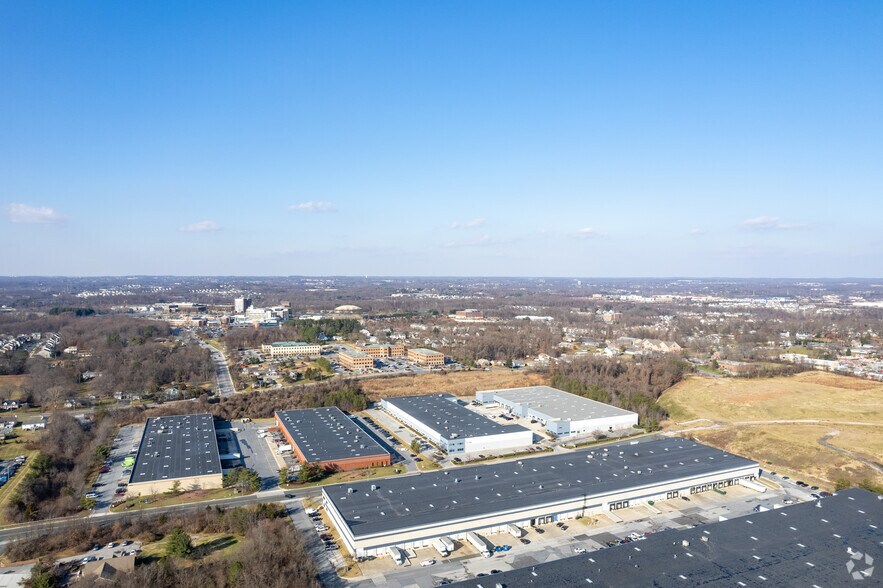 More Photos Of 9104 Yellow Brick Rd, Rosedale Distribution For Lease