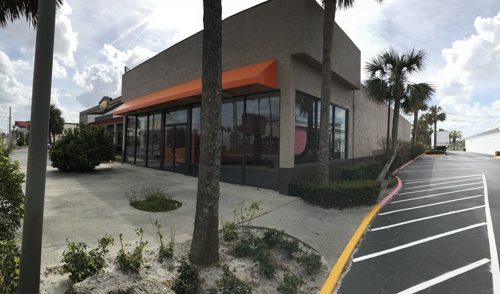 More Photos Of 2705 N Atlantic Ave, Daytona Beach General Retail For Sale